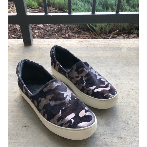 camo j slides